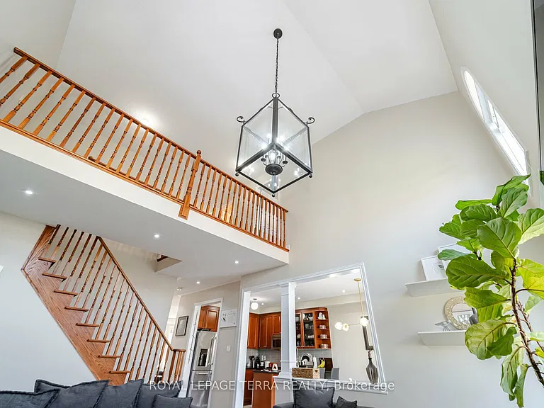30 Eatonville St #UPPER — Photo 14