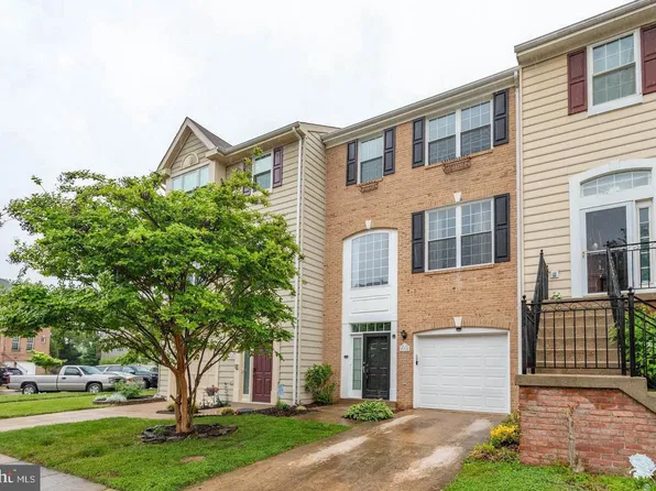 938 Herons Run Ln, Woodbridge, VA 22191