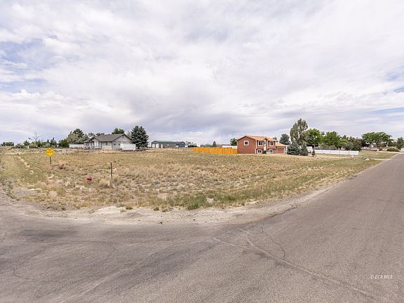 3rd image of 371 Flora Dr