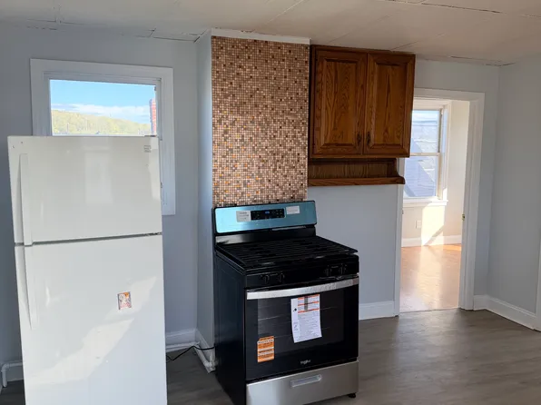 39 Wamesit St #3, Lowell, MA 01852