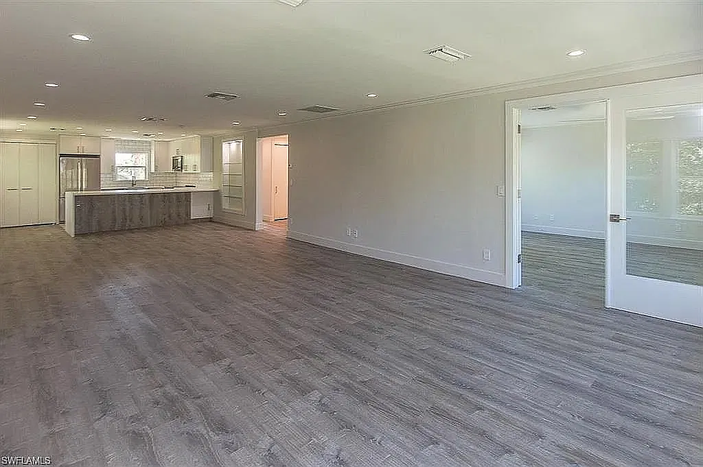 1219 Solana Rd — Photo 1