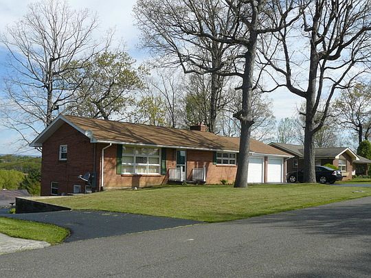 2nd image of 1509 Claremont Ct