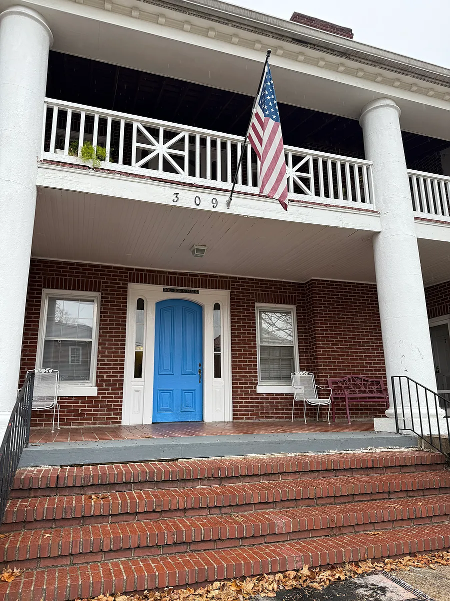 Building Photo - 309 S Main St #8