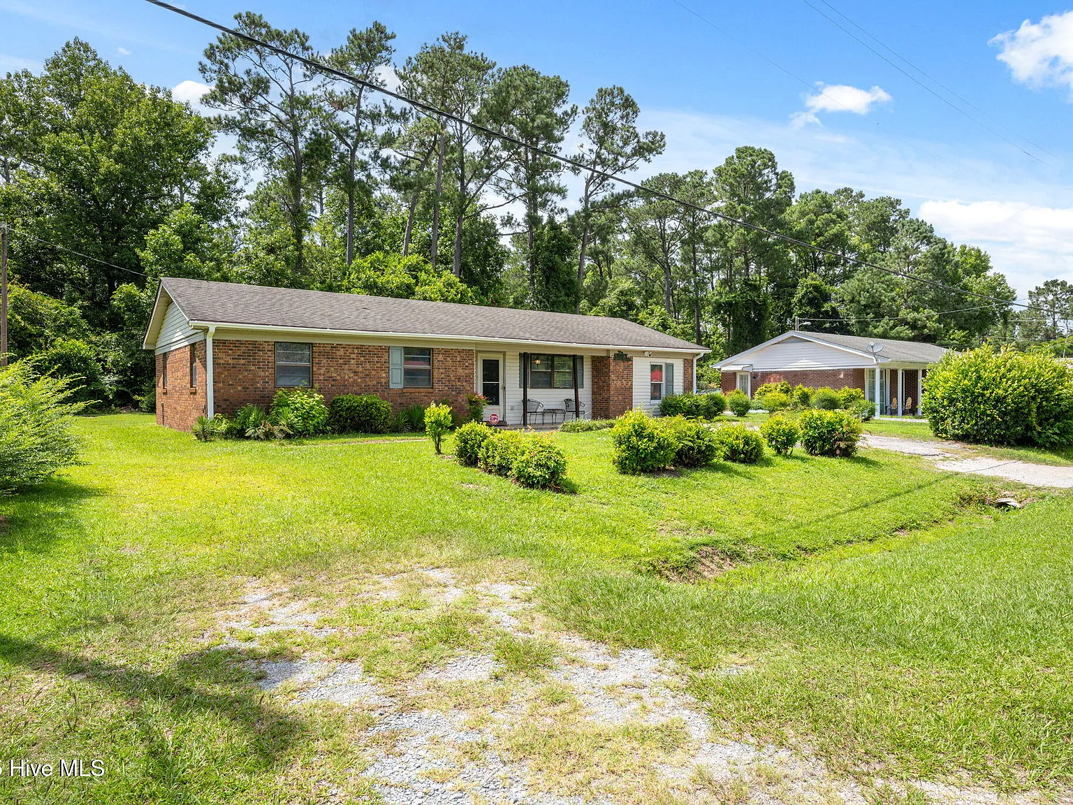3 bed, 1.5 bath, $1,800 — Photo 3