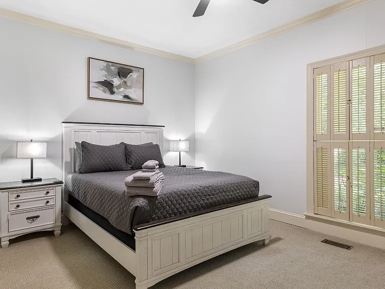 5008 Wood Valley Dr — Photo 14