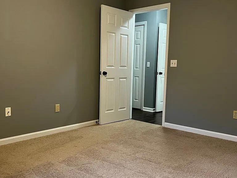 114 Windmere Dr — Photo 19