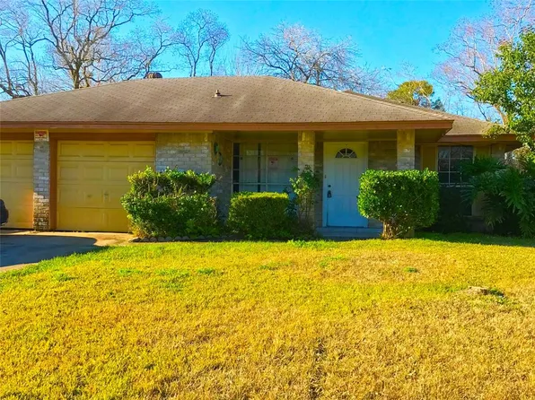 12531 Sandy Hook Dr, Houston, TX 77089