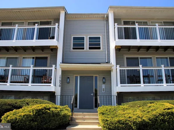 17050 Capri Ln APT 302, Dumfries, VA 22026