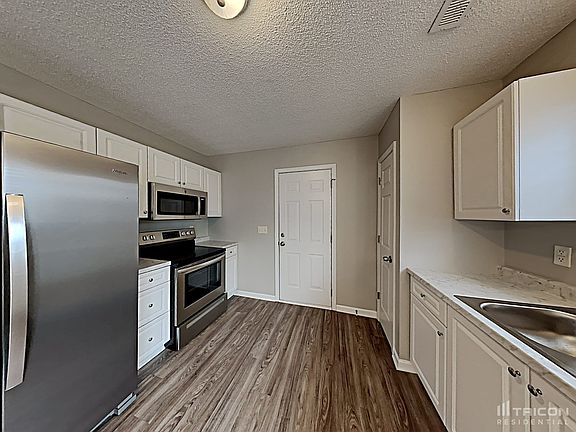 5th image of 410 Kingfisher Dr