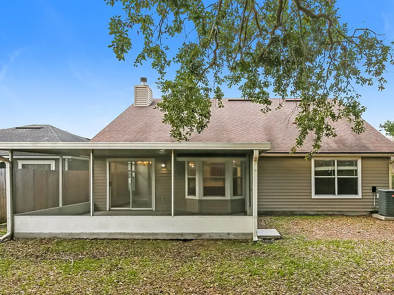 1455 Beecher Ln — Photo 16