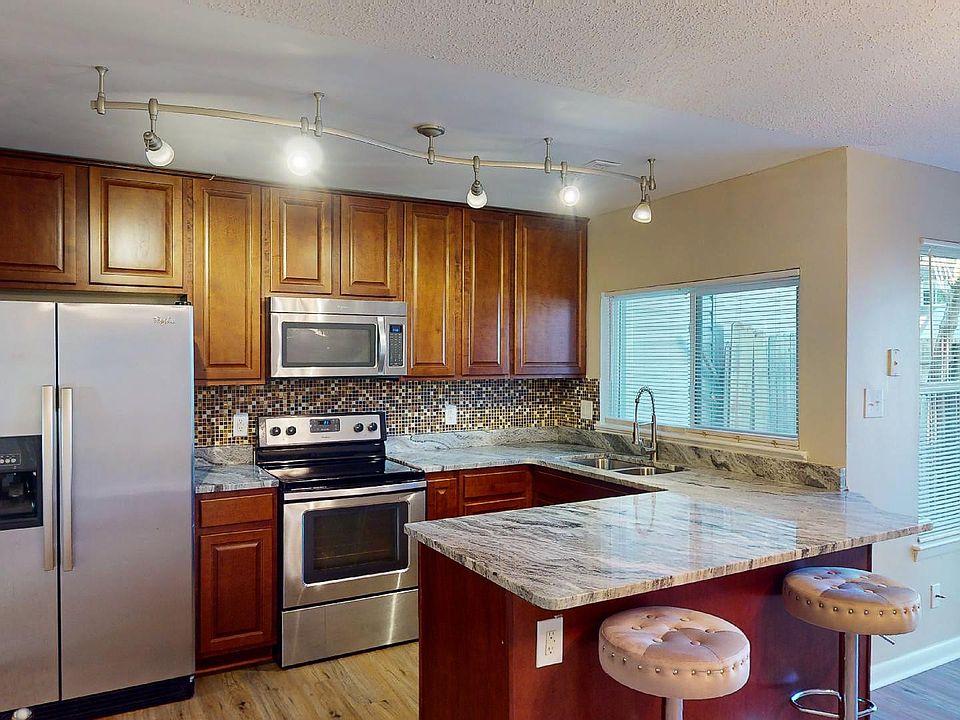 1st image of 5534 Old Guard Cres