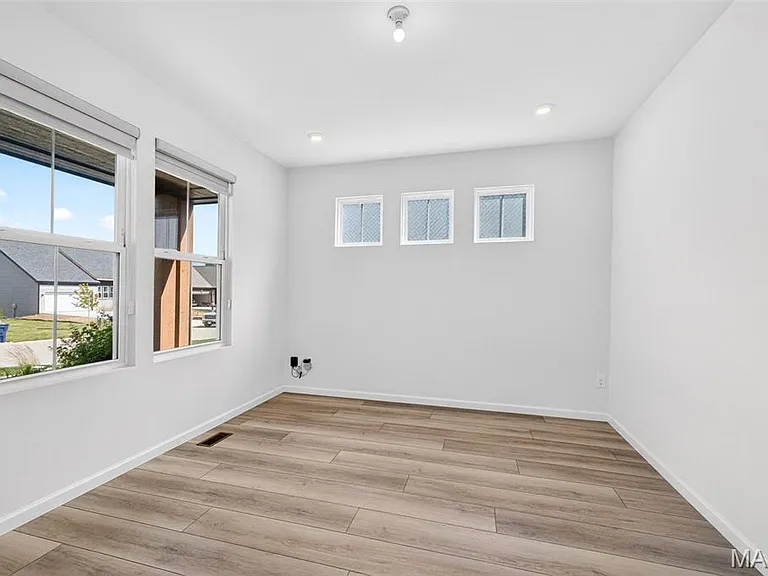 207 Kerry Downs Dr — Photo 14
