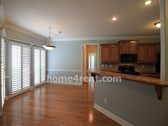 5th image of 15572 Floyd St
