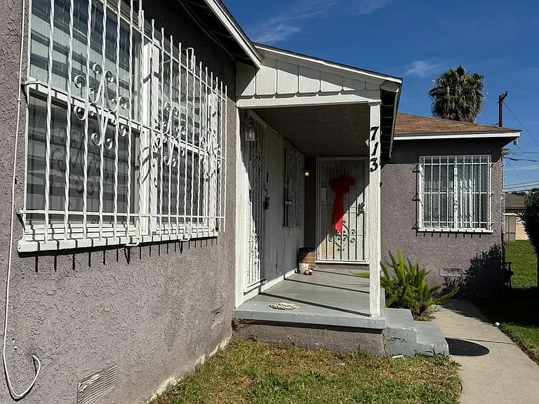 713-715 E Cocoa St — Photo 3