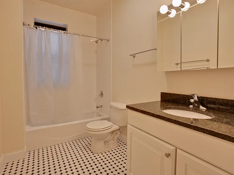 5419 S Hyde Park Blvd — Photo 12