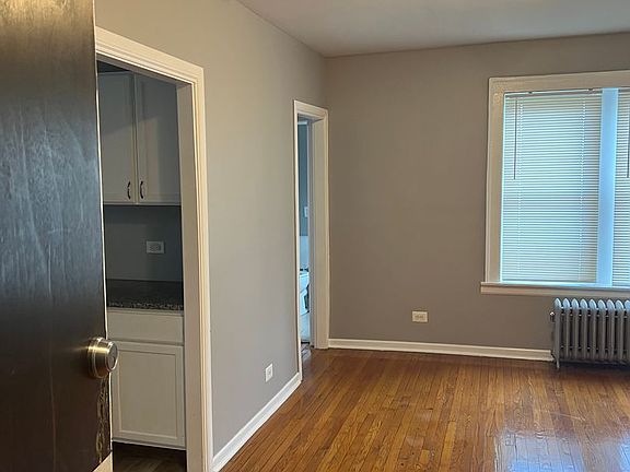 5th image of 6920 S Oglesby Ave #6924-2412