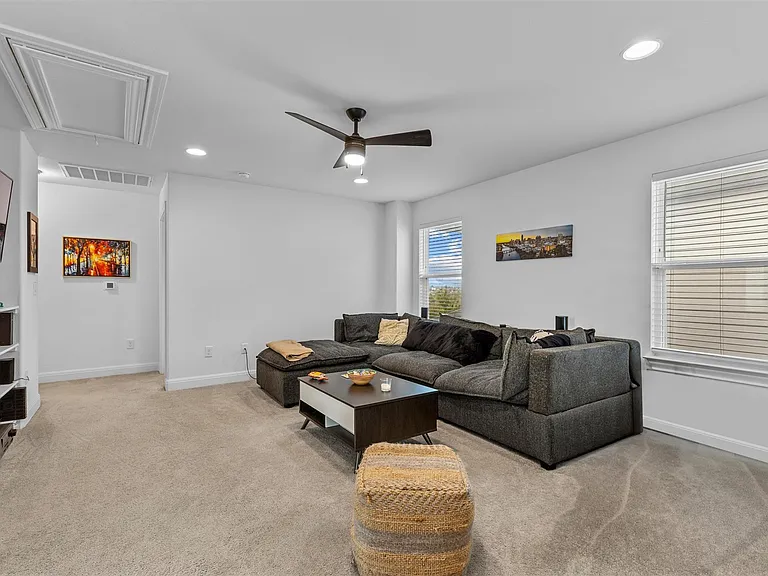 6201 Pine Leaf Trl — Photo 16