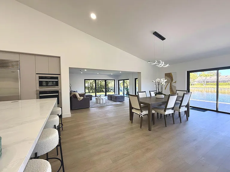 2281 Seaford Dr — Photo 5