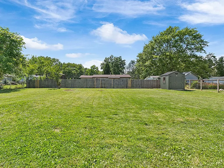 2050 Byron Dr — Photo 28