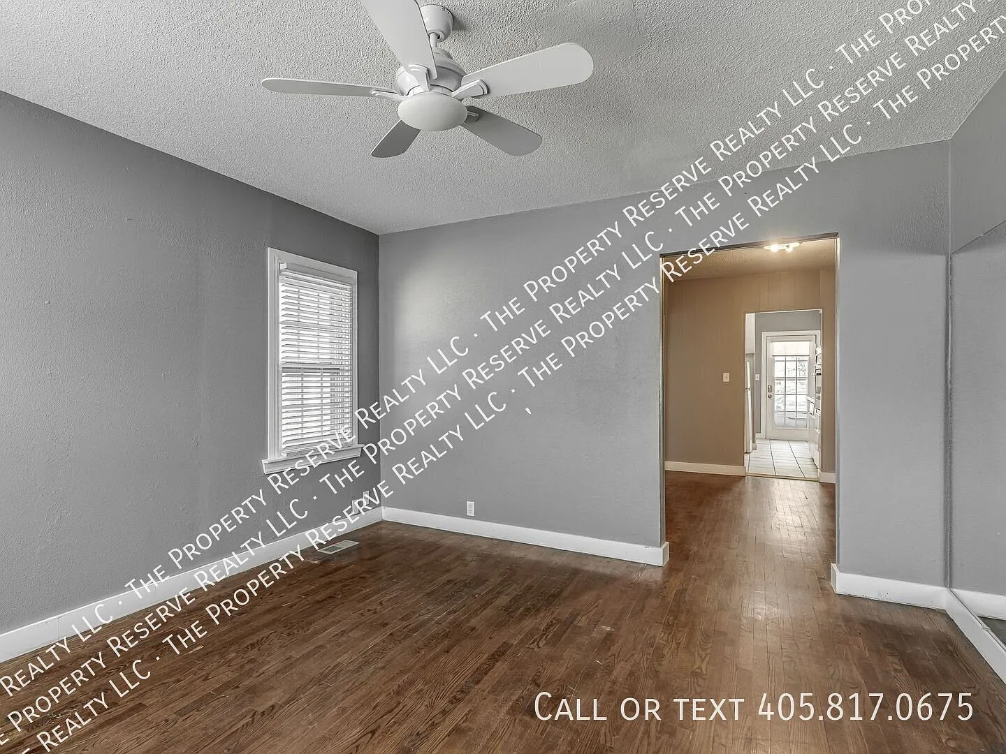 Welcome to 2531 W Park Pl! This charming 1-bedroom, 1-bath half duplex! — Photo 3