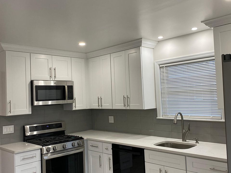 1st image of 178 Murray Ave Floor 2