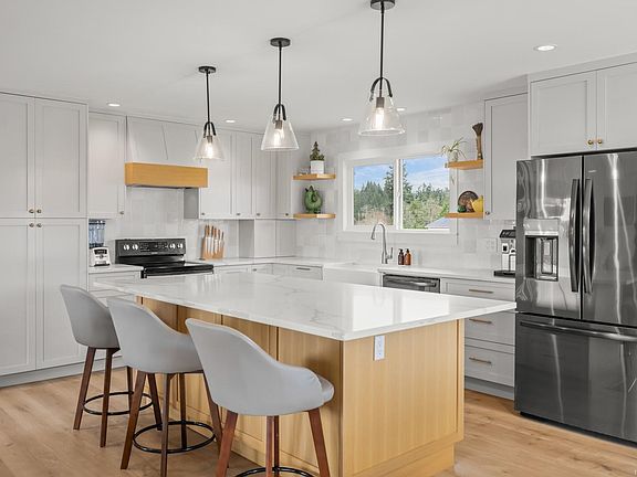 2nd image of 4425 Happy Valley Rd