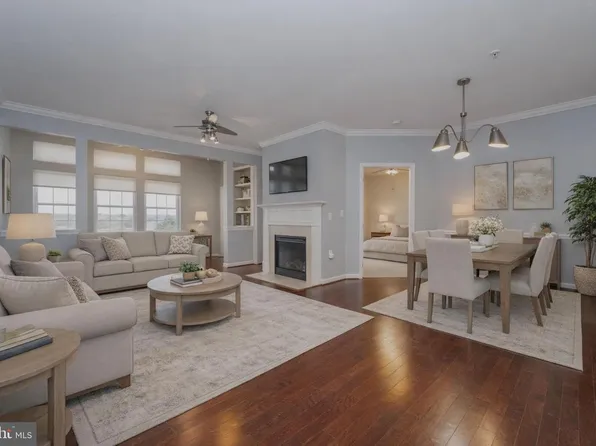 13216 Fox Bow Dr APT 405, Upper Marlboro, MD 20774