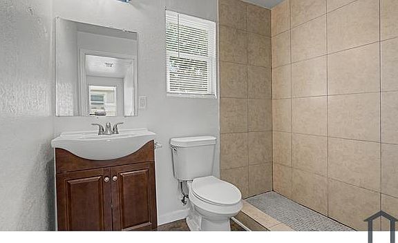 4th image of 4033 15th Ave S