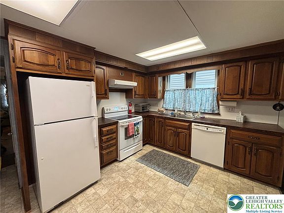3rd image of 1316 Butler St