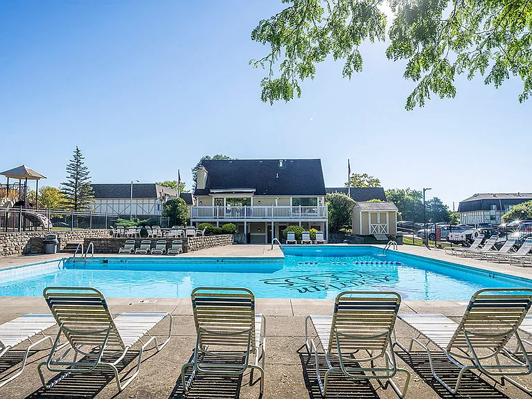 Beautiful Pool and Sundeck Area