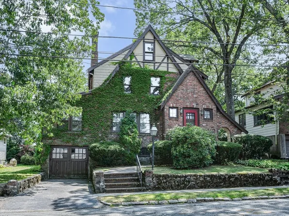 36 Kenilworth Rd, Arlington, MA 02476