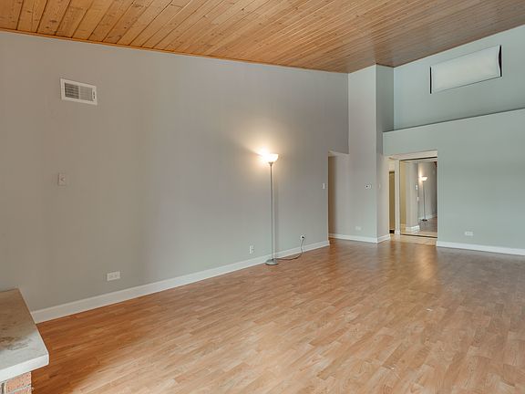 3rd image of 14509 Sussex Ct Ph 1