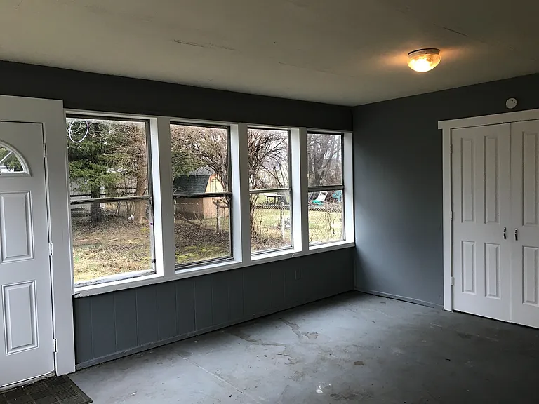 3161 Chrysler St — Photo 3