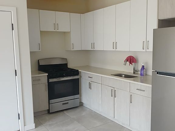 2nd image of 15 Bethune Blvd Unit 103