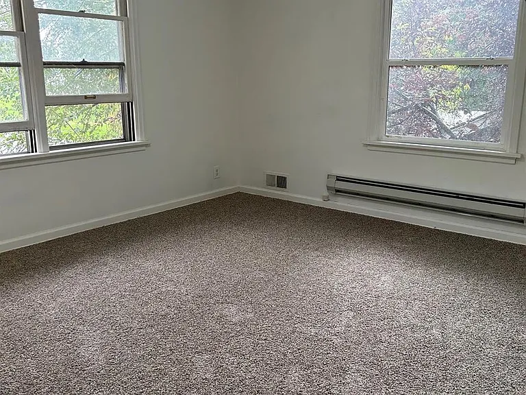 Apartments available in a highly desirable University District location! — Photo 18