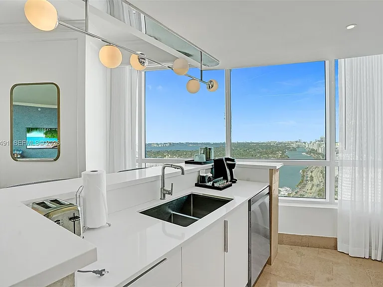 4401 Collins Ave #2915 — Photo 19