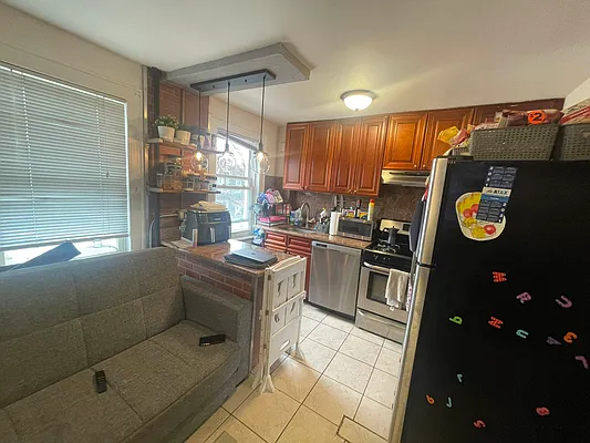 Rented by Metropolis International Realty Inc. | media 6