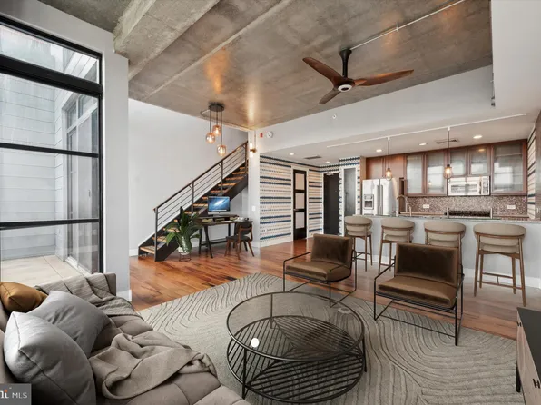 319 Vine St APT 504, Philadelphia, PA 19106