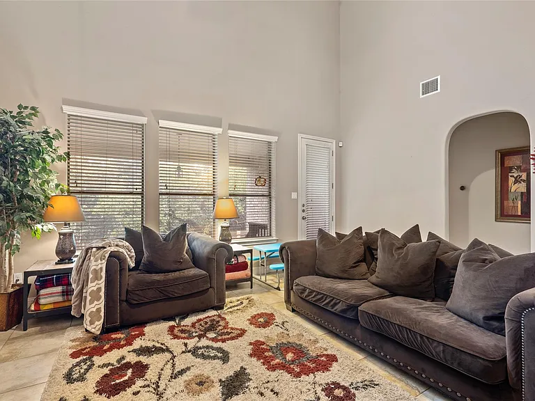 11125 Cherisse Dr — Photo 6