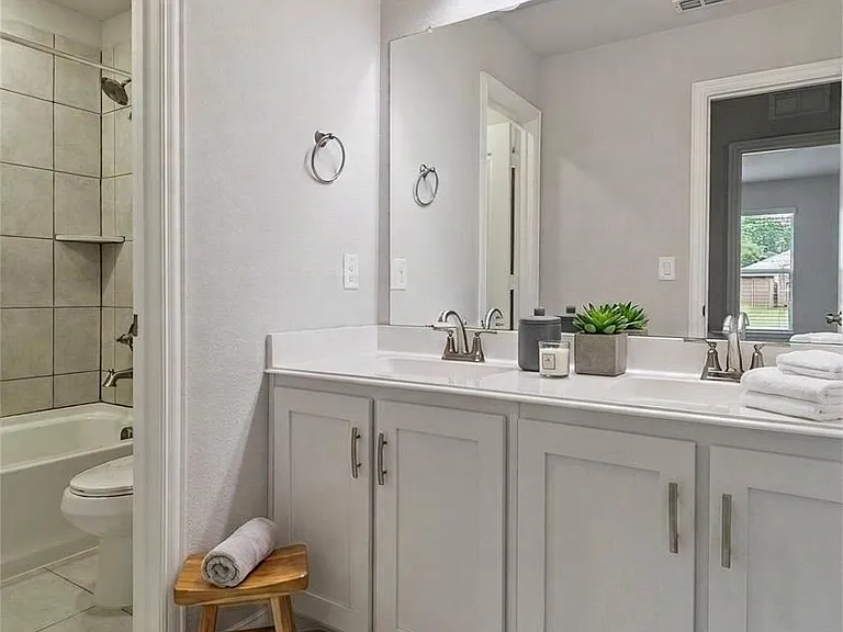 1113 Granger Dr — Photo 14