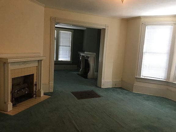 3rd image of 316 College St