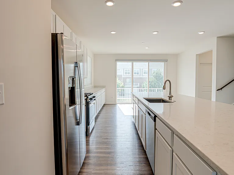 2939 Showplace Dr — Photo 8