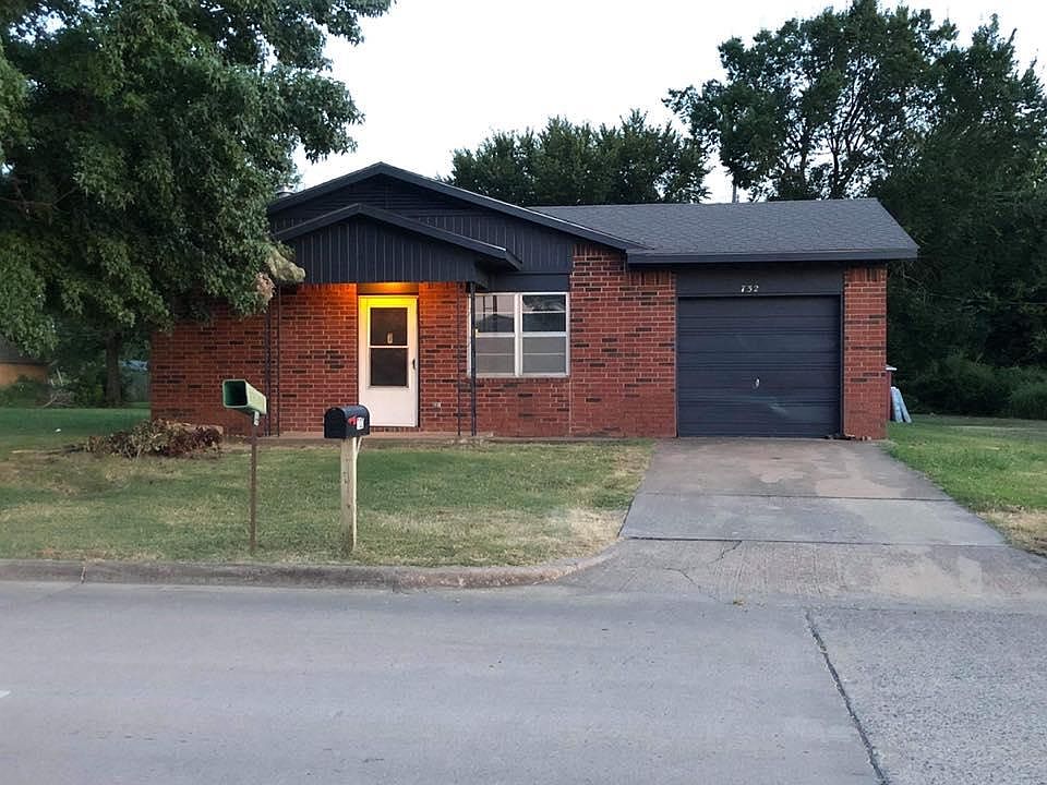 1st image of 732 W Electric Ave