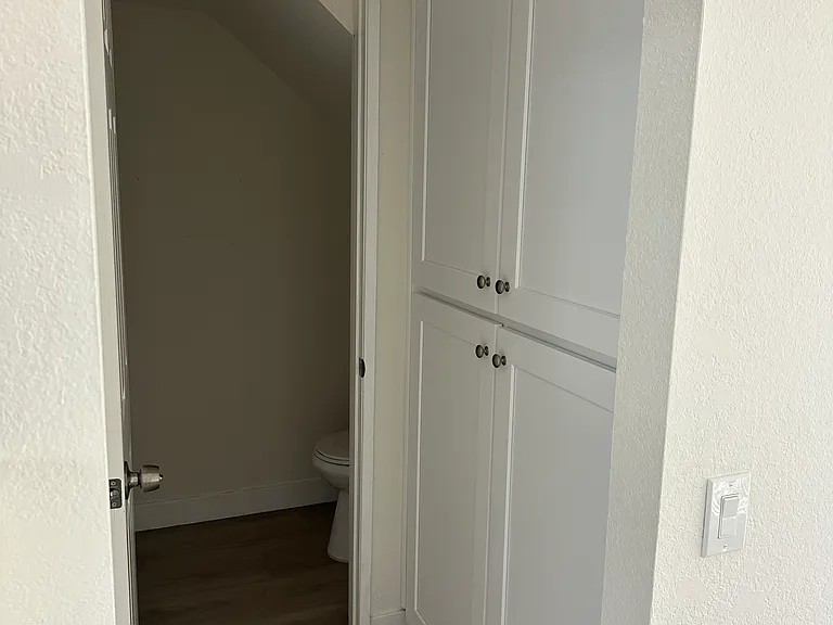 217 W Carroll Ave — Photo 15