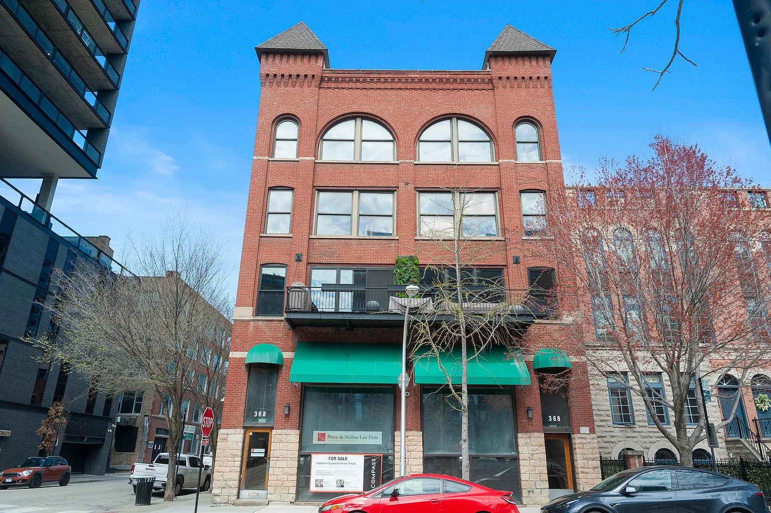 368 W Huron St Suite 3N photo 1