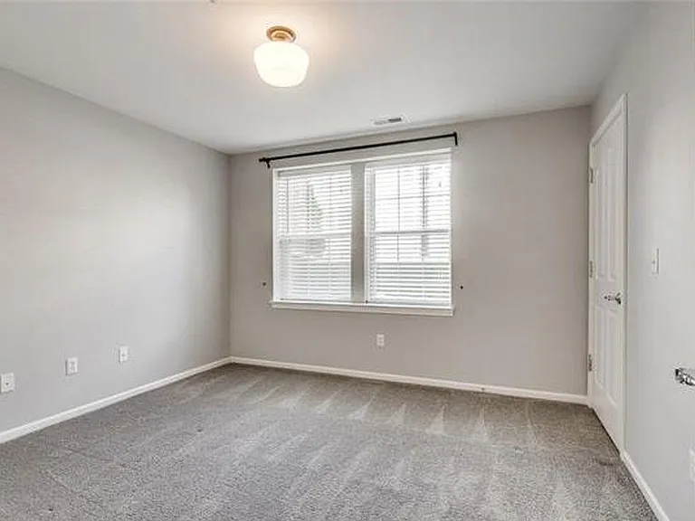 27859 Hopkins Dr — Photo 11