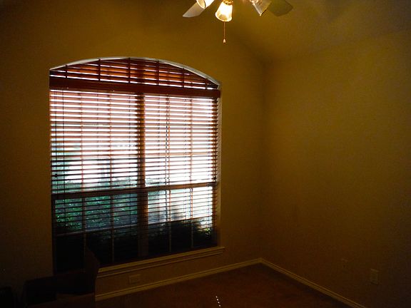 5th image of 859 Valley Green Ct
