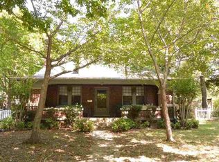 102 W Poplar Ave, Collierville, TN 38017