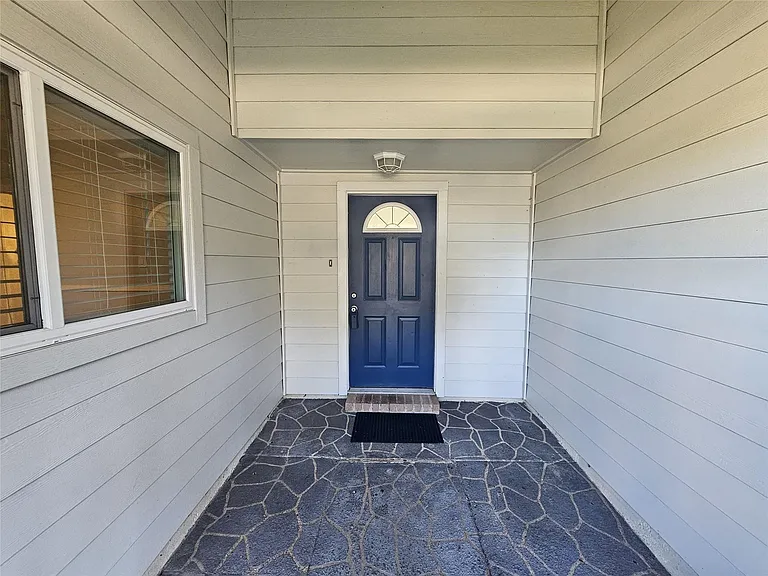 23915 Tayloe House Ln — Photo 2