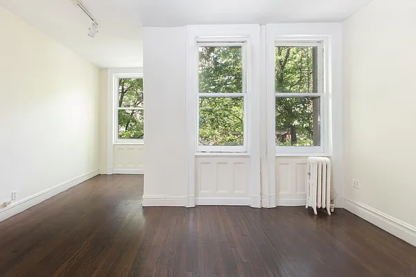 Sold by Compass | media 22